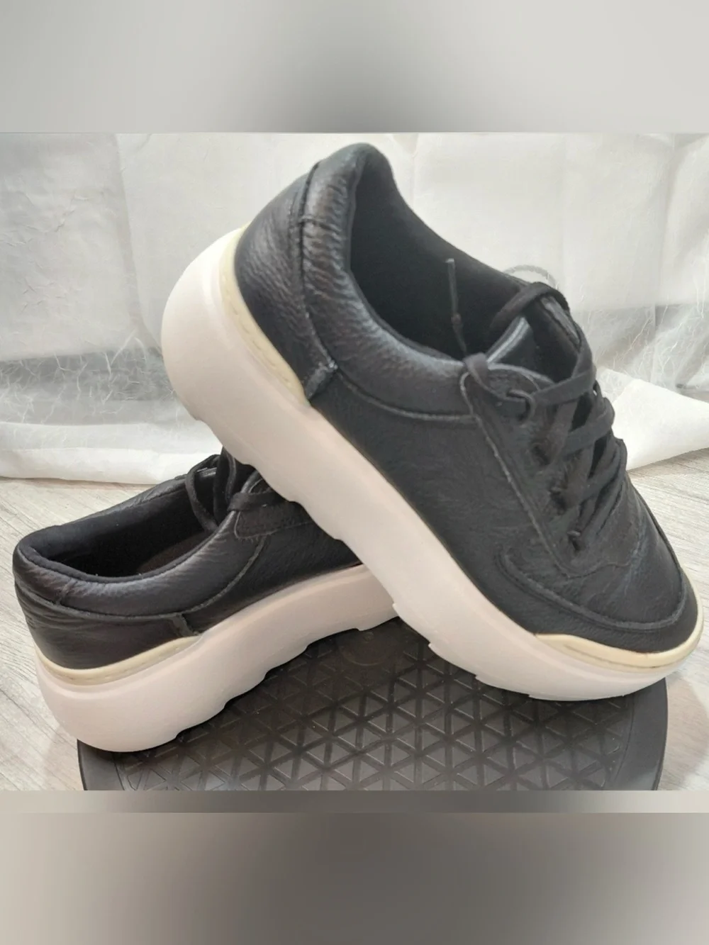 UGG Women Marin Mega Lace Black Leather Platform Sneaker Bright White Sole W7.5